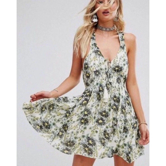 Free People Washed Ashore Green Floral Mini Dress Twist Back Tie Tassel Size XS - Picture 1 of 10